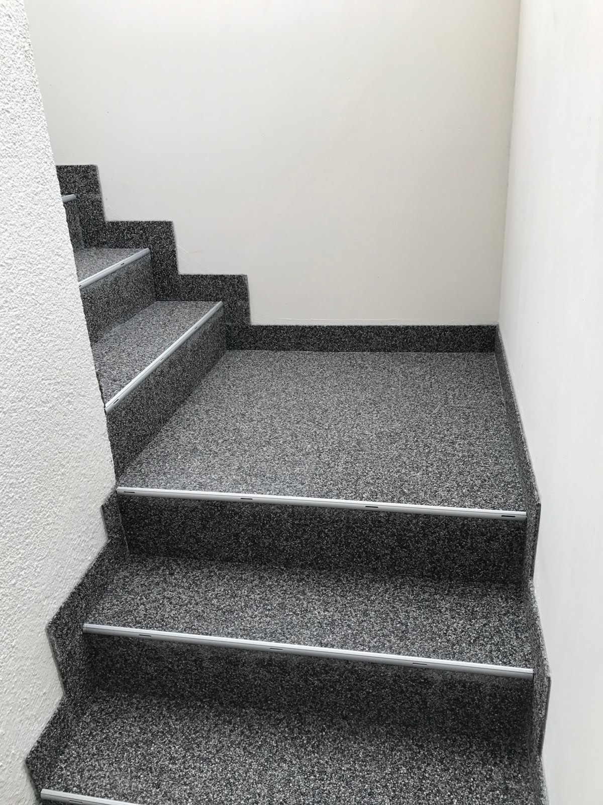 پله گرانیت: زیبایی و استحکام در طراحی داخلی