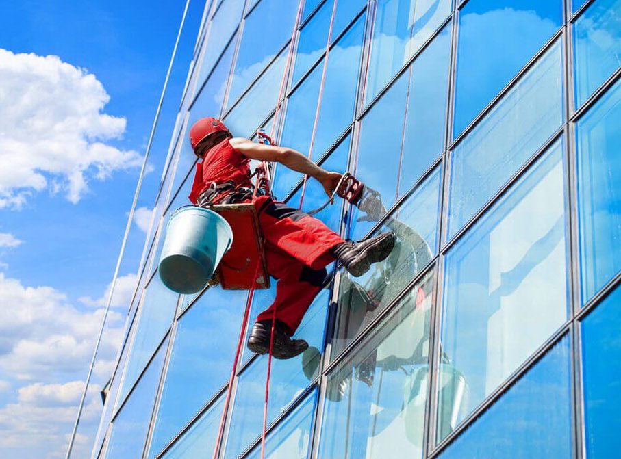 اجرای نماشویی و پیچ و رولپلاک سنگ بدون داربست