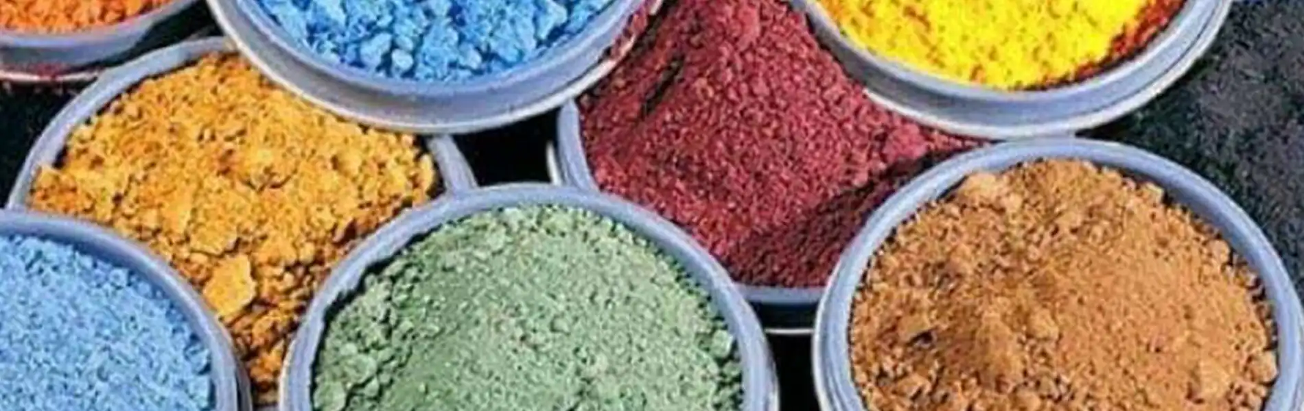 محوطهسازی شهری با سیمان رنگی در رنگ خاکستری